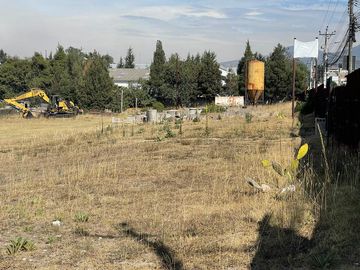 SE VENDE EN CALDERON AV PRINCIPAL 35.000 M2, CON MANATIAL DE AGUA