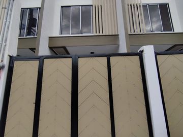 For sale 2 Storey Brand New Townhouse in Visayas Avenue Quezon City PH2808