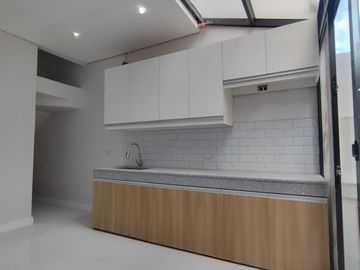 For sale 2 Storey Brand New Townhouse in Visayas Avenue Quezon City PH2808