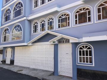 Edificio Hughes, Carcelén Alto, Quito