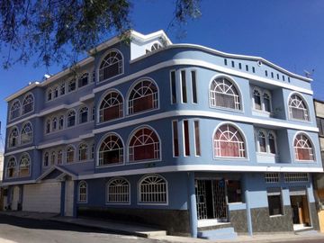 Edificio Hughes, Carcelén Alto, Quito