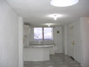 Edificio Hughes, Carcelén Alto, Quito