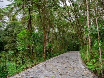 TERRENO MINDO DENTRO DE URBANIZACION, VISTA ESPECTACULAR ,ZONA TURISTICA
