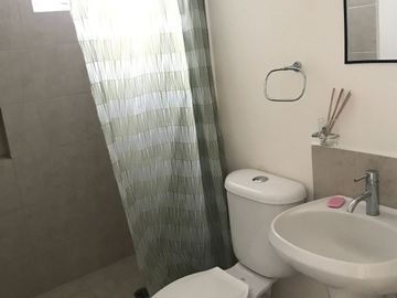 DEPARTAMENTO DUPLEX EN PLANTA ALTA DE 2 RECAMARAS 2 BAÑOS COCINA INTEGRAL CON REFRIGERADOR