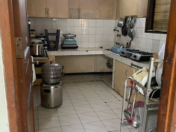 DIJUAL RUMAH USAHA DI JL.KARYA UTAMA GANDARIA UTARA JAKARTA SELATAN