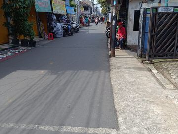 DIJUAL RUMAH USAHA DI JL.KARYA UTAMA GANDARIA UTARA JAKARTA SELATAN