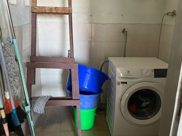 DIJUAL RUMAH USAHA DI JL.KARYA UTAMA GANDARIA UTARA JAKARTA SELATAN