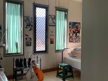 DIJUAL RUMAH USAHA DI JL.KARYA UTAMA GANDARIA UTARA JAKARTA SELATAN