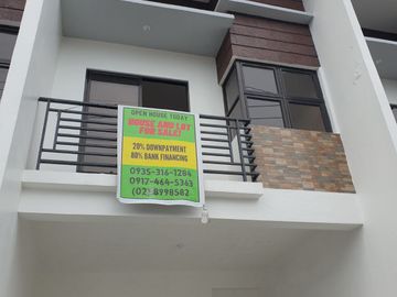 HOUSE AND LOT FOR SALE TRIPLEX LAS PINAS CITY near CITY HALL