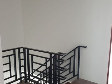 HOUSE AND LOT FOR SALE TRIPLEX LAS PINAS CITY near CITY HALL
