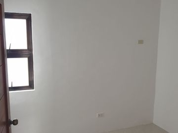 HOUSE AND LOT FOR SALE TRIPLEX LAS PINAS CITY near CITY HALL