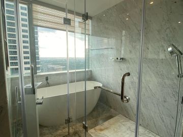 FOR SALE: Upgraded 3 Bedroom Unit in Horizon Homes at Shangri-La The Fort, BGC