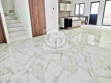 VENTA DE CASA EN LA RADIAL ZAPATA