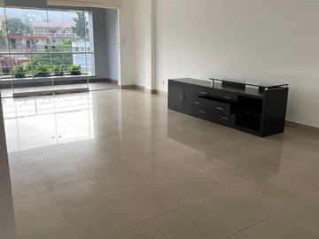 EN SANTIAGO DE SURCO - SE VENDE DEPARTAMENTO- CERCA A LA U DE LIMA