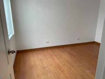 EN SANTIAGO DE SURCO - SE VENDE DEPARTAMENTO- CERCA A LA U DE LIMA