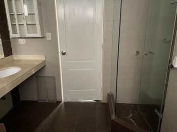 EN SANTIAGO DE SURCO - SE VENDE DEPARTAMENTO- CERCA A LA U DE LIMA