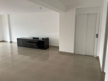 EN SANTIAGO DE SURCO - SE VENDE DEPARTAMENTO- CERCA A LA U DE LIMA
