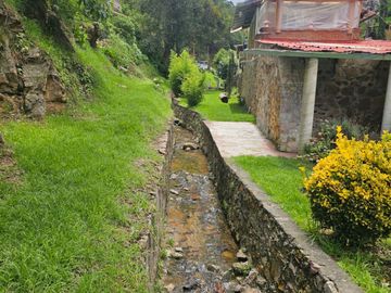 SE VENDE CASA EN MINERAL DEL CHICO, MUY CERCA DEL CENTRO COLINDA CON EL ARROYO