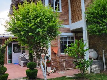 SE VENDE CASA EN MINERAL DEL CHICO, MUY CERCA DEL CENTRO COLINDA CON EL ARROYO