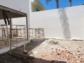 VENDO HERMOSA CASA FRACC. JARDINES DEL CAMPESTRE ENTREGA EN MARZO 2024 LLAMA !!!