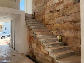 VENDO HERMOSA CASA FRACC. JARDINES DEL CAMPESTRE ENTREGA EN MARZO 2024 LLAMA !!!