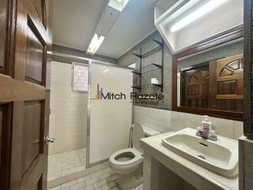 6-Bedroom Charming Vacation Home For Sale in Tali Beach, Nasugbu Batangas