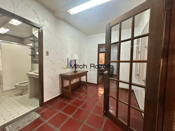 6-Bedroom Charming Vacation Home For Sale in Tali Beach, Nasugbu Batangas