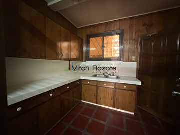 6-Bedroom Charming Vacation Home For Sale in Tali Beach, Nasugbu Batangas