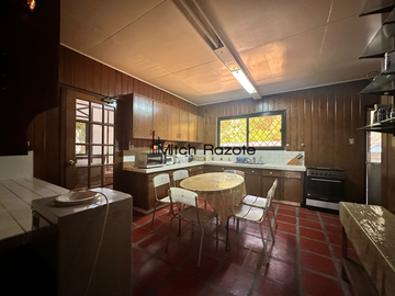 6-Bedroom Charming Vacation Home For Sale in Tali Beach, Nasugbu Batangas