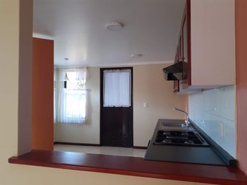 Venta de Casa en Esquina en Sendero de los Pinos – Espaciosa y Moderna