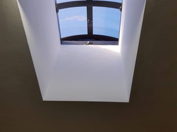 Venta de Casa en Esquina en Sendero de los Pinos – Espaciosa y Moderna