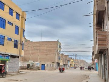 VENTA DE CASA EN AVENIDA SAN MARTIN EN CHICLAYO