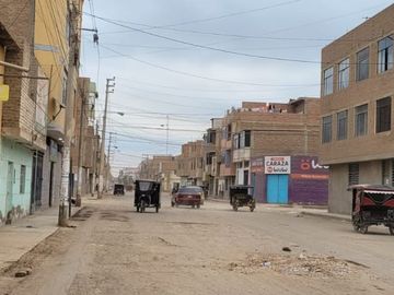 VENTA DE CASA EN AVENIDA SAN MARTIN EN CHICLAYO