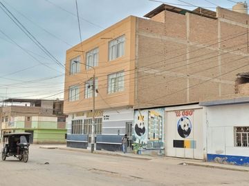 VENTA DE CASA EN AVENIDA SAN MARTIN EN CHICLAYO