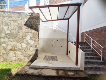 CASA DE 3 DUPLEX EN VENTA 623 M2 URB. VILLA TOLEDO - CIENEGUILLA