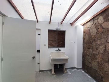 CASA DE 3 DUPLEX EN VENTA 623 M2 URB. VILLA TOLEDO - CIENEGUILLA