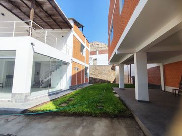 CASA DE 3 DUPLEX EN VENTA 623 M2 URB. VILLA TOLEDO - CIENEGUILLA