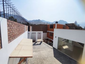 CASA DE 3 DUPLEX EN VENTA 623 M2 URB. VILLA TOLEDO - CIENEGUILLA