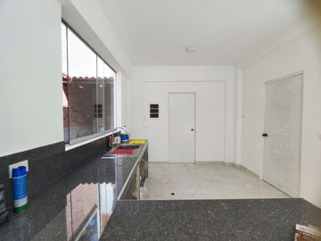 CASA DE 3 DUPLEX EN VENTA 623 M2 URB. VILLA TOLEDO - CIENEGUILLA