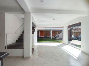 CASA DE 3 DUPLEX EN VENTA 623 M2 URB. VILLA TOLEDO - CIENEGUILLA