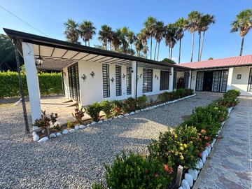 Casa quinta en la vereda la llanerita