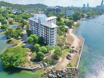 Condo for sale near the sea in Bang Phra Beautiful room, fully decorated, 1 bedroom, sea view.
