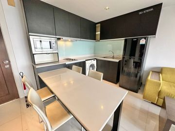 Condo for sale near the sea in Bang Phra Beautiful room, fully decorated, 1 bedroom, sea view.