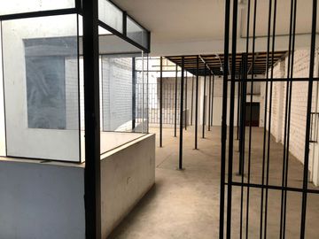 VENTA  DE LOCAL DE 4 PISOS A PRECIO DE TERRENO EN BARRANCO