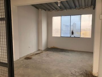 VENTA  DE LOCAL DE 4 PISOS A PRECIO DE TERRENO EN BARRANCO