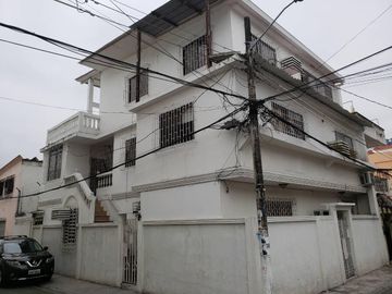 Norte de Guayaquil, Edificio Rentero en Venta (Excelente Inversion)
