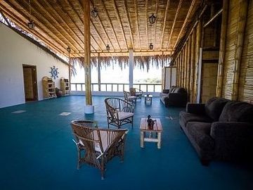 Vendo Casa/hotel Playa Punta Mero Tumbes - 1era Fila - $299,000