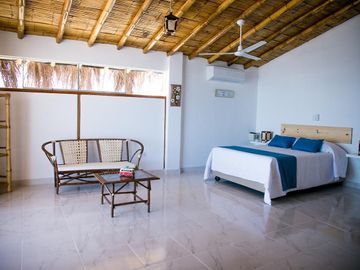 Vendo Casa/hotel Playa Punta Mero Tumbes - 1era Fila - $299,000