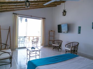 Vendo Casa/hotel Playa Punta Mero Tumbes - 1era Fila - $299,000