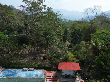 Este complejo tiene todo para ser un 'boom' turístico en Tarapoto, solo falta un empresario con visión que despierte su potencial. 😉